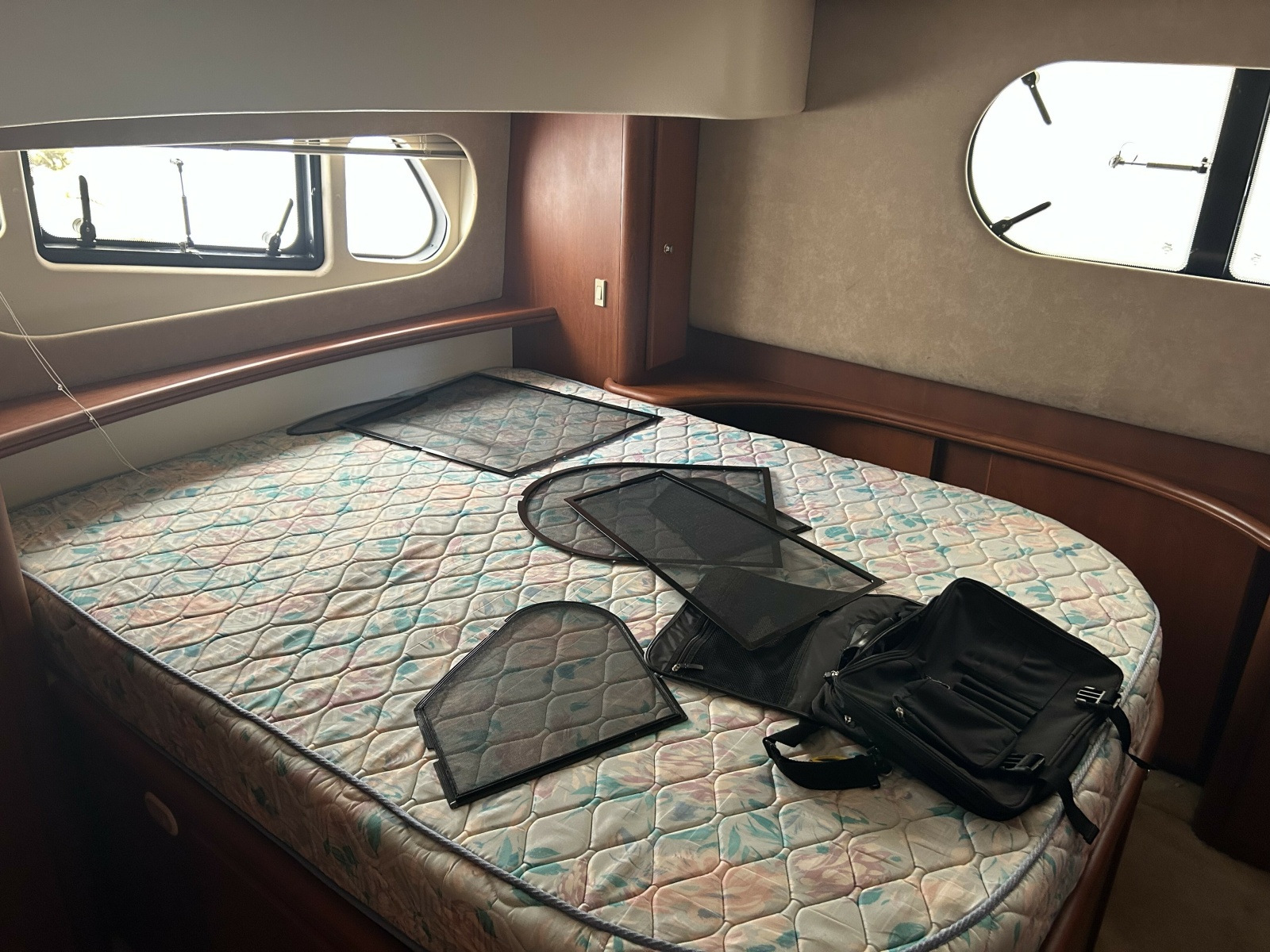 2005 Silverton 39MY