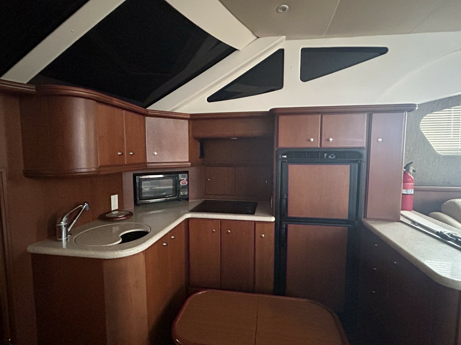 2005 Silverton 39MY