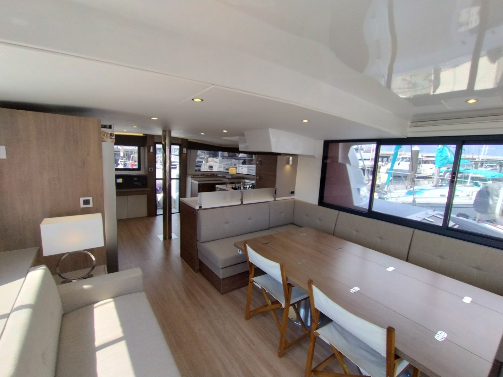 2023 Bali 4.8 salon
