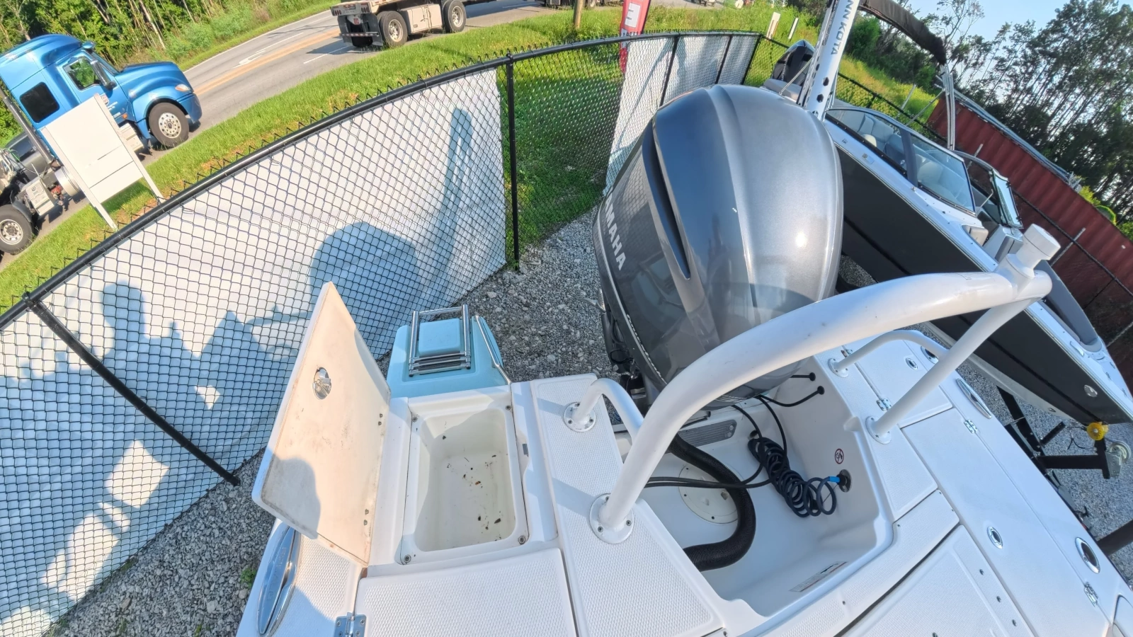 2021 Robalo 246 Cayman