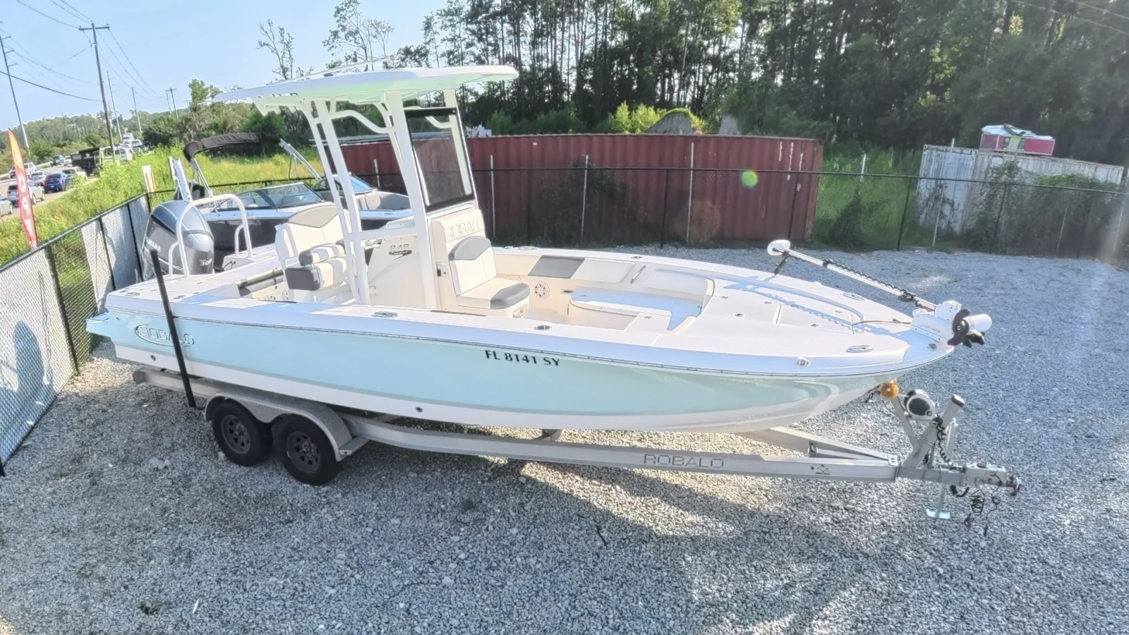 2021 Robalo 246 Cayman