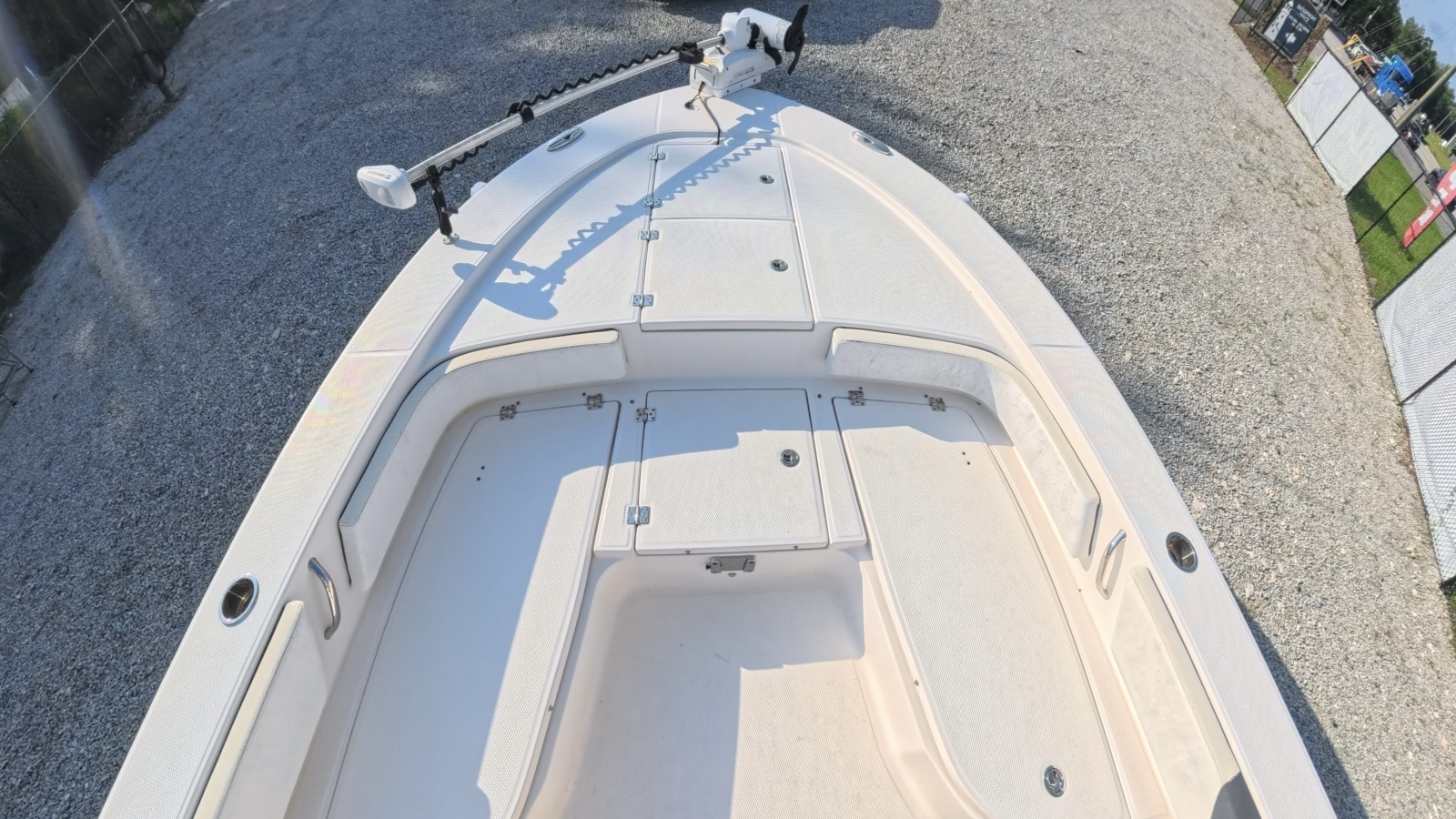 2021 Robalo 246 Cayman