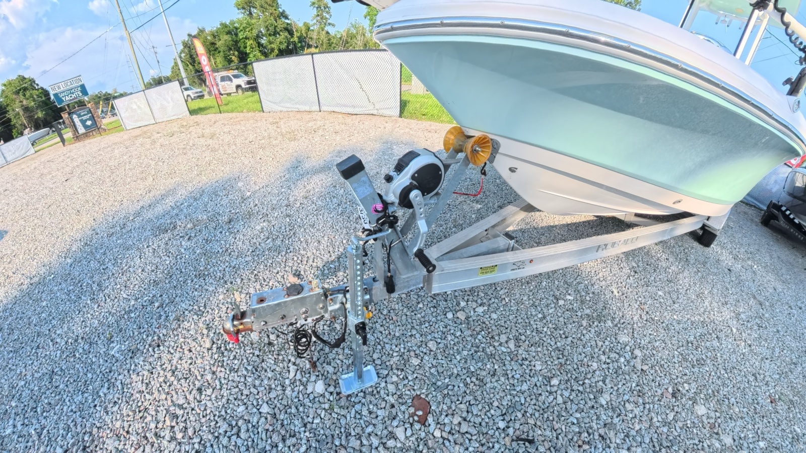 2021 Robalo 246 Cayman