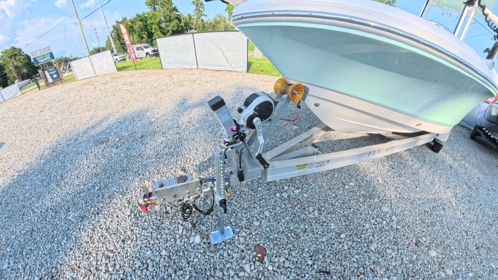 2021 Robalo 246 Cayman