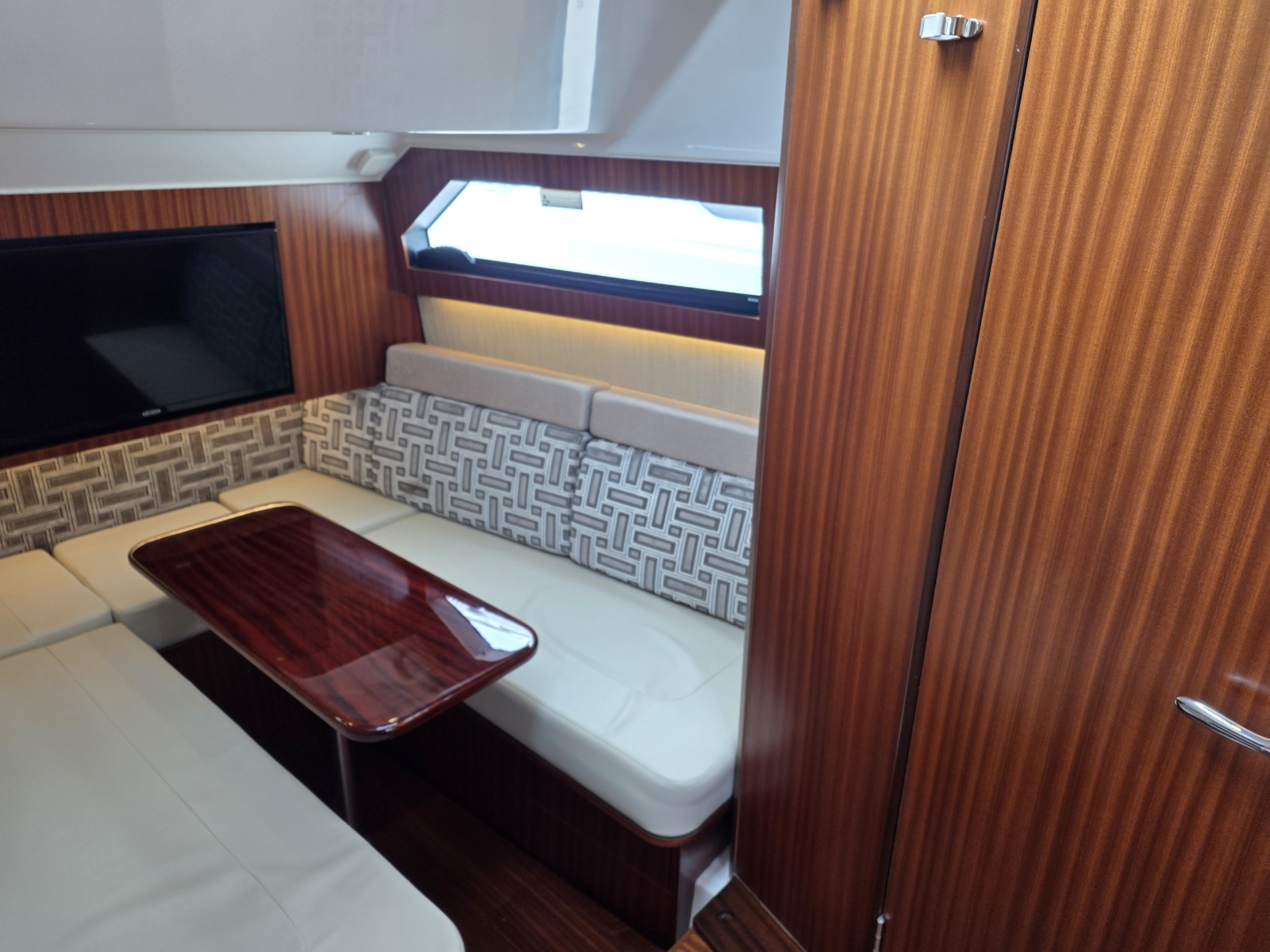 2023 Pursuit S 428 Sport