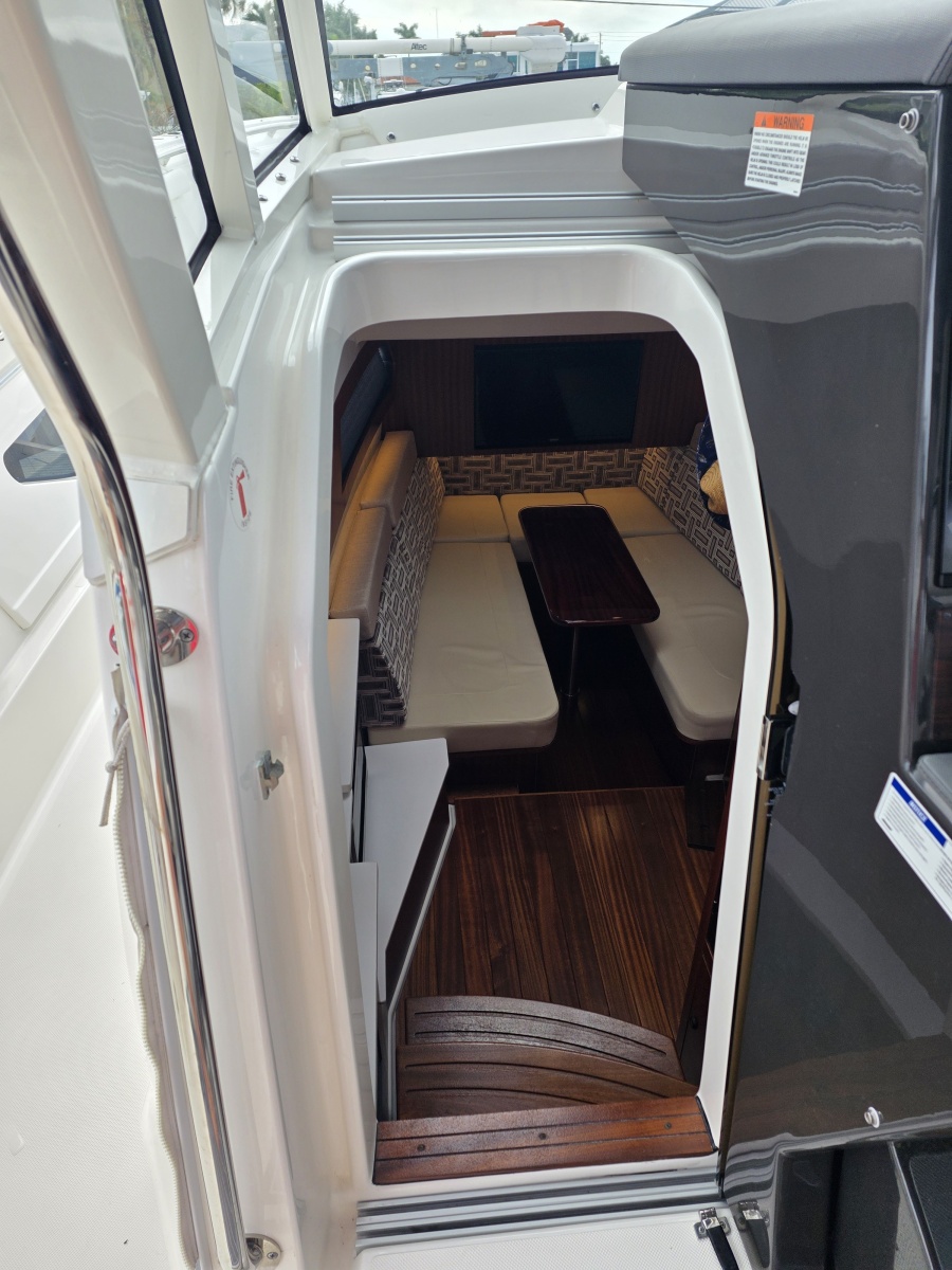 2023 Pursuit S 428 Sport