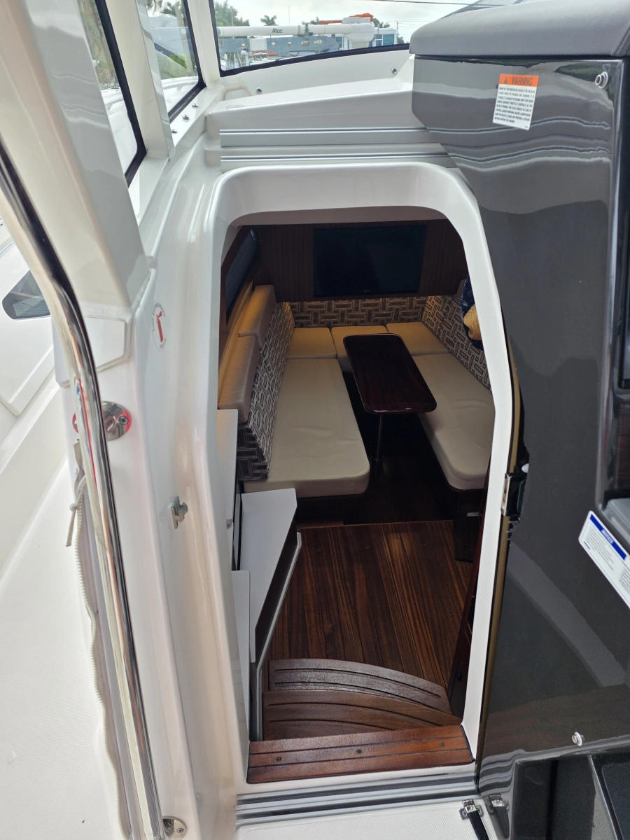 2023 Pursuit S 428 Sport