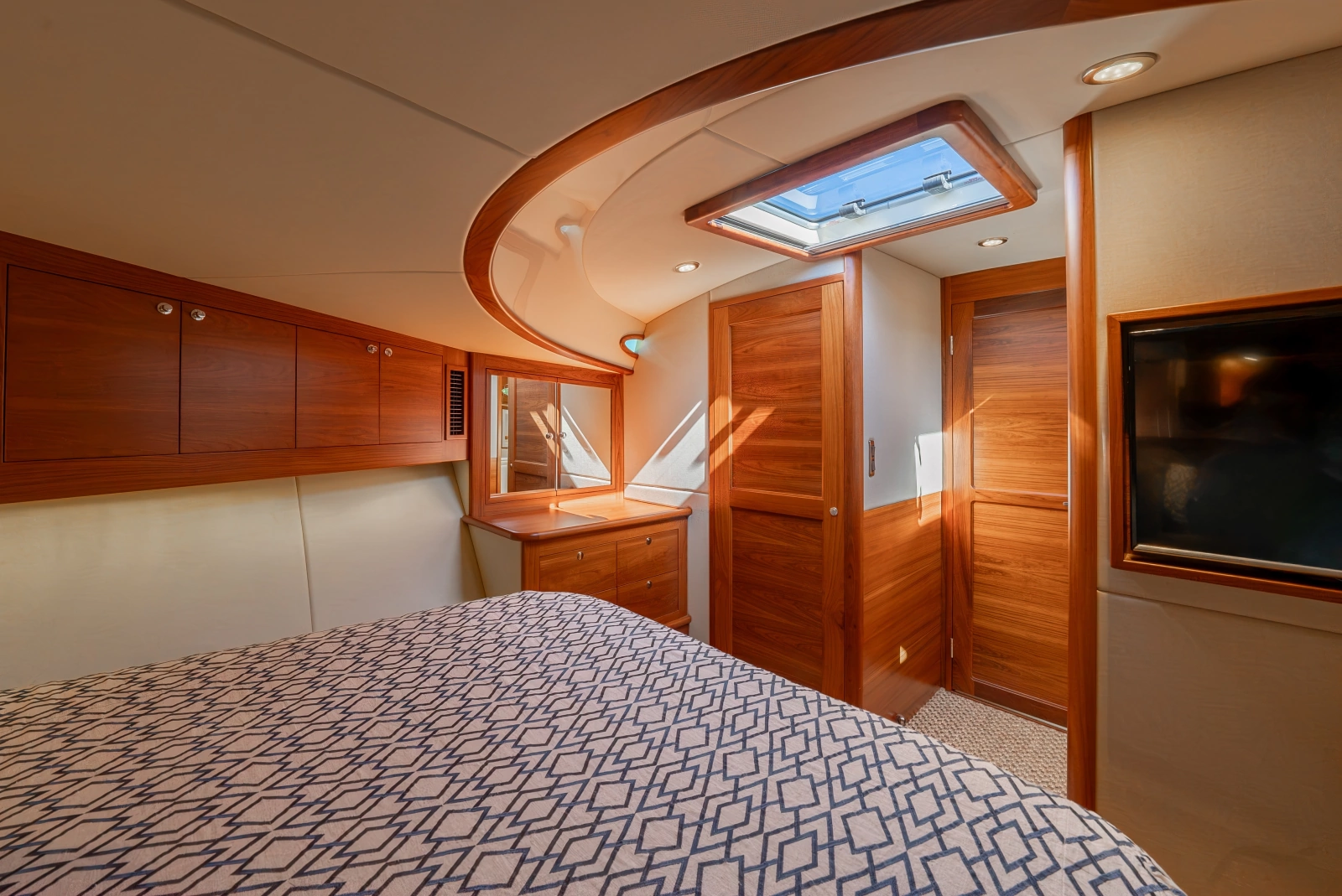 Owner's Cabin Looking Aft 