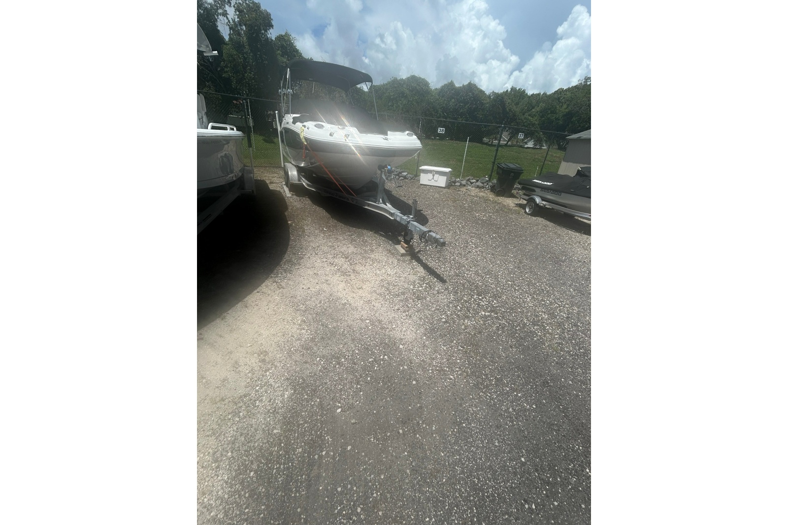 2022 Hurricane Sundeck 2200 OB