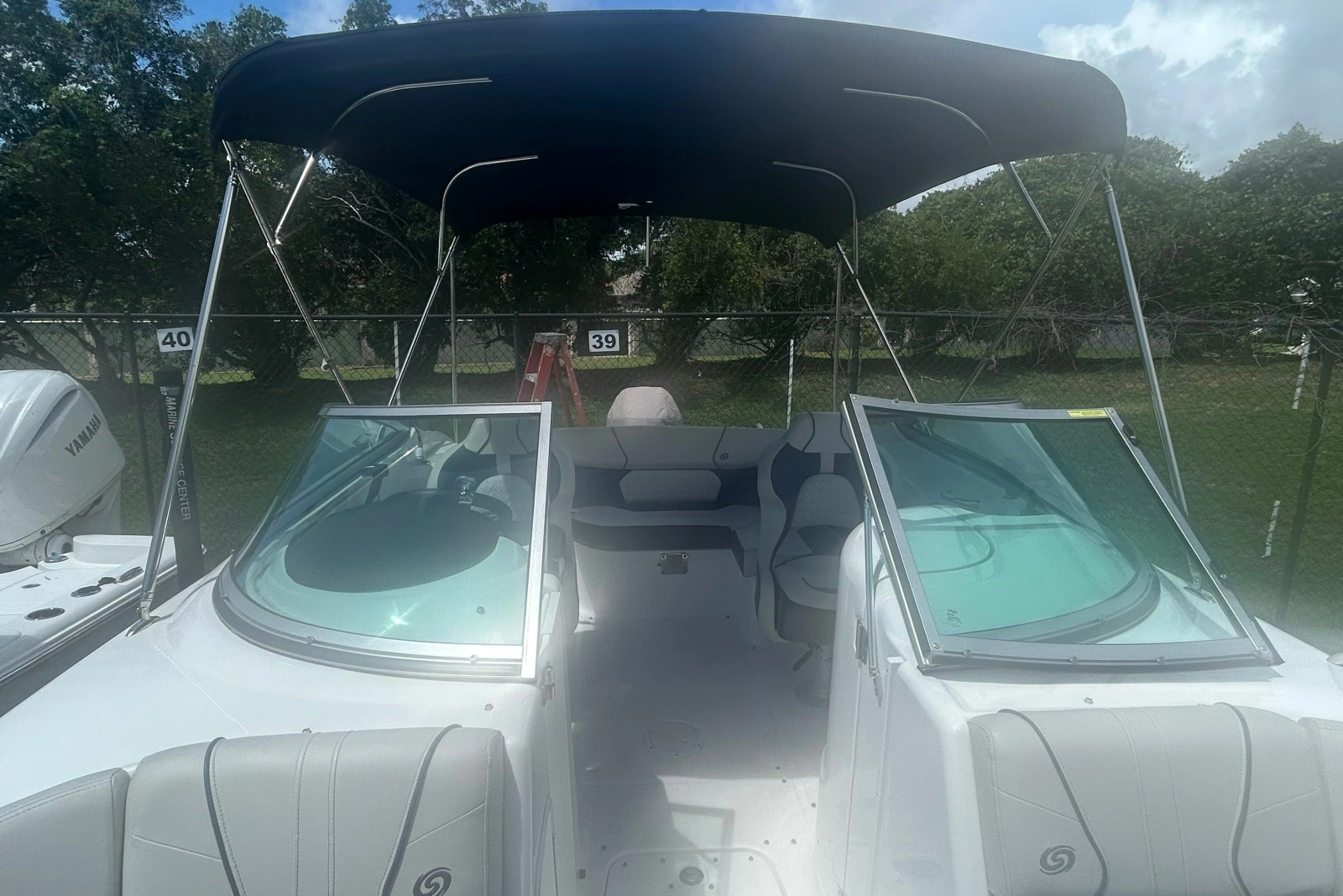 2022 Hurricane Sundeck 2200 OB