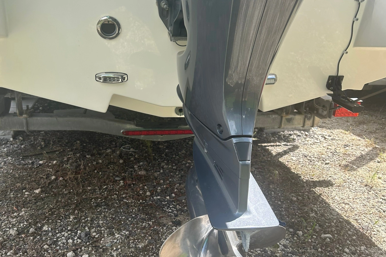 2022 Hurricane Sundeck 2200 OB