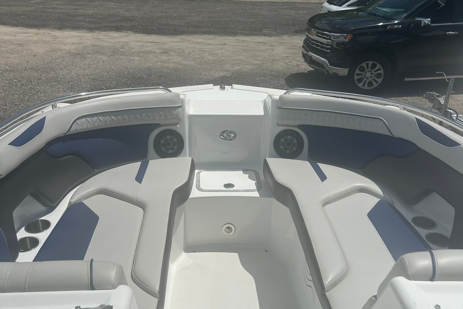 2022 Hurricane Sundeck 2200 OB