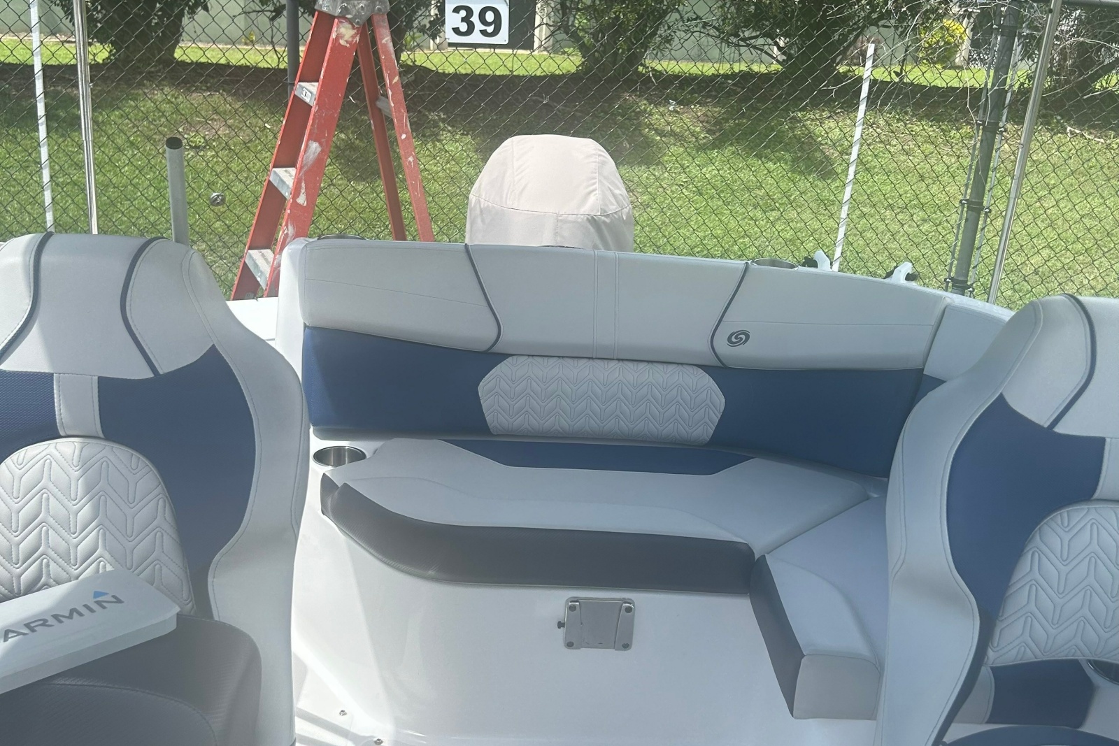 2022 Hurricane Sundeck 2200 OB