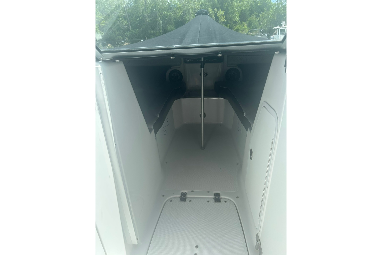 2022 Hurricane Sundeck 2200 OB
