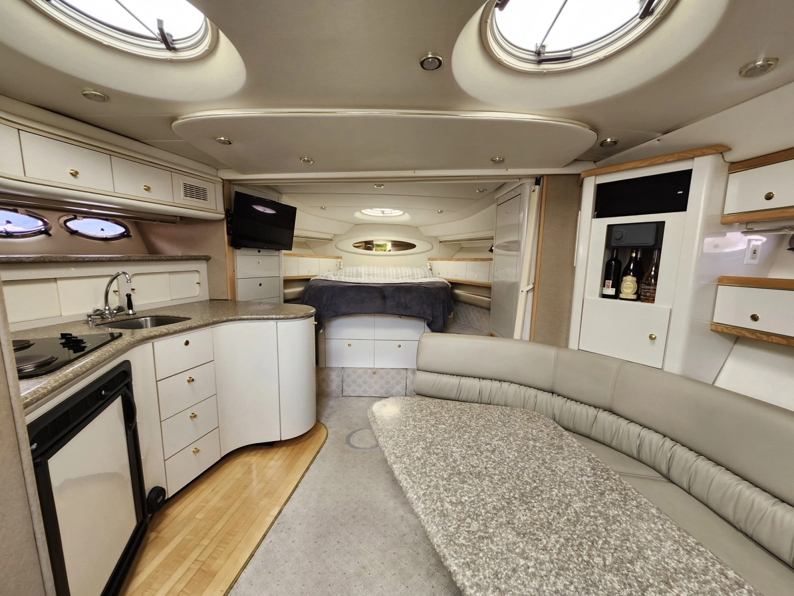 1997 Maxum 4100 SCR
