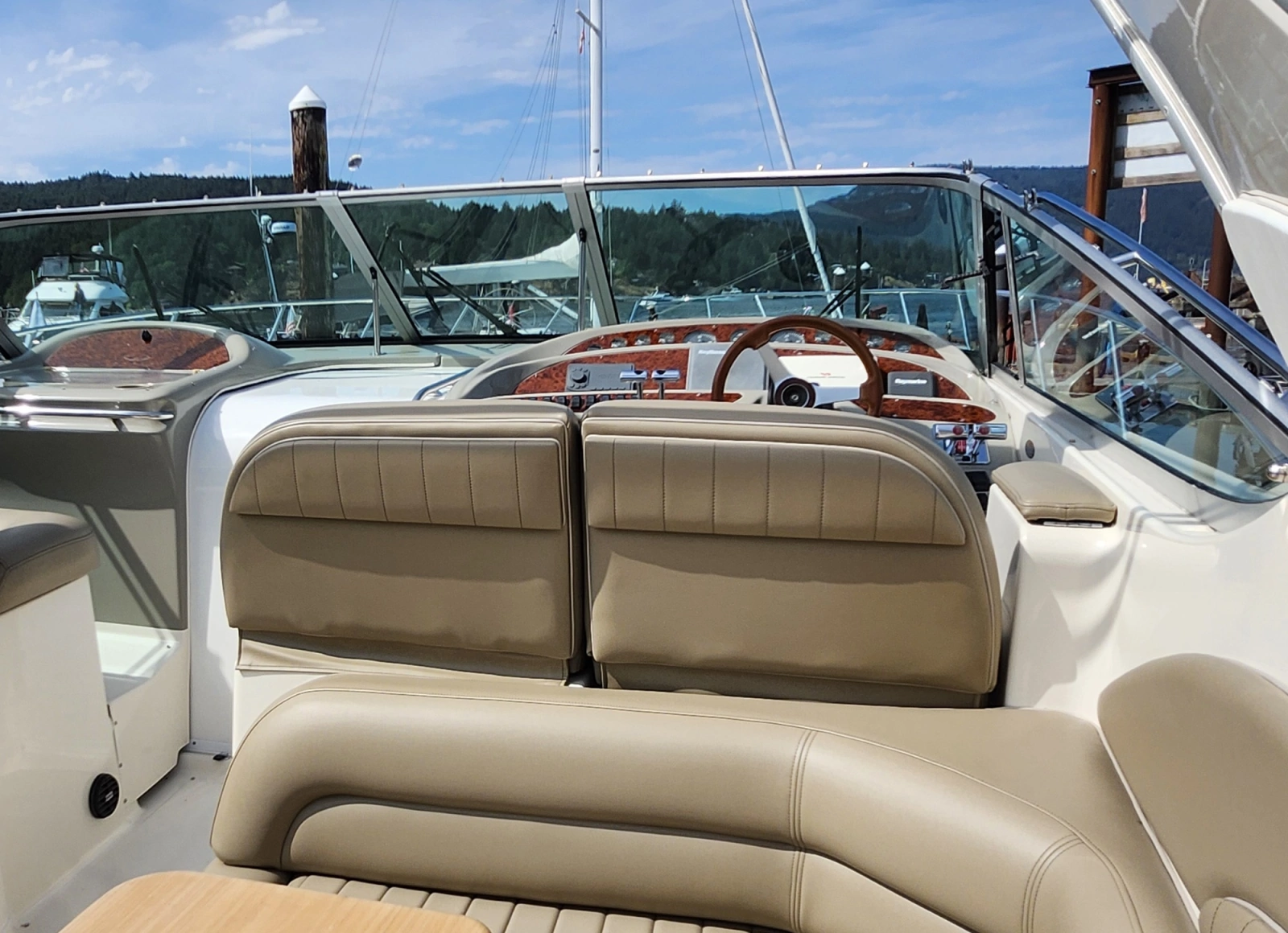 1997 Maxum 4100 SCR
