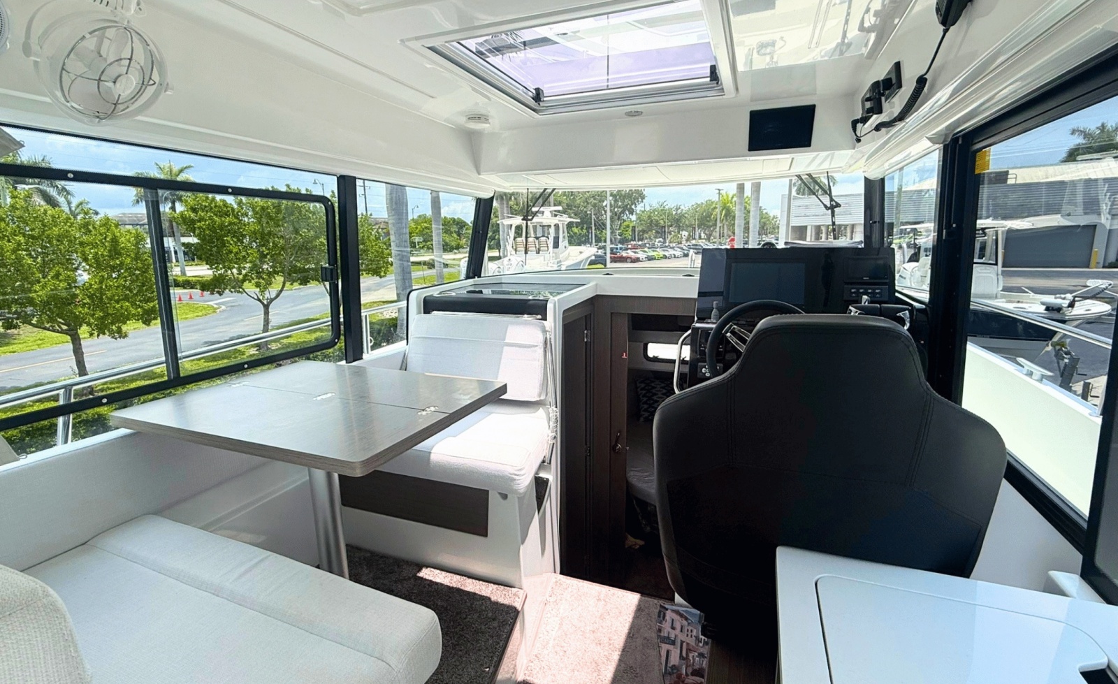 2025 Jeanneau NC 895 Sport S2