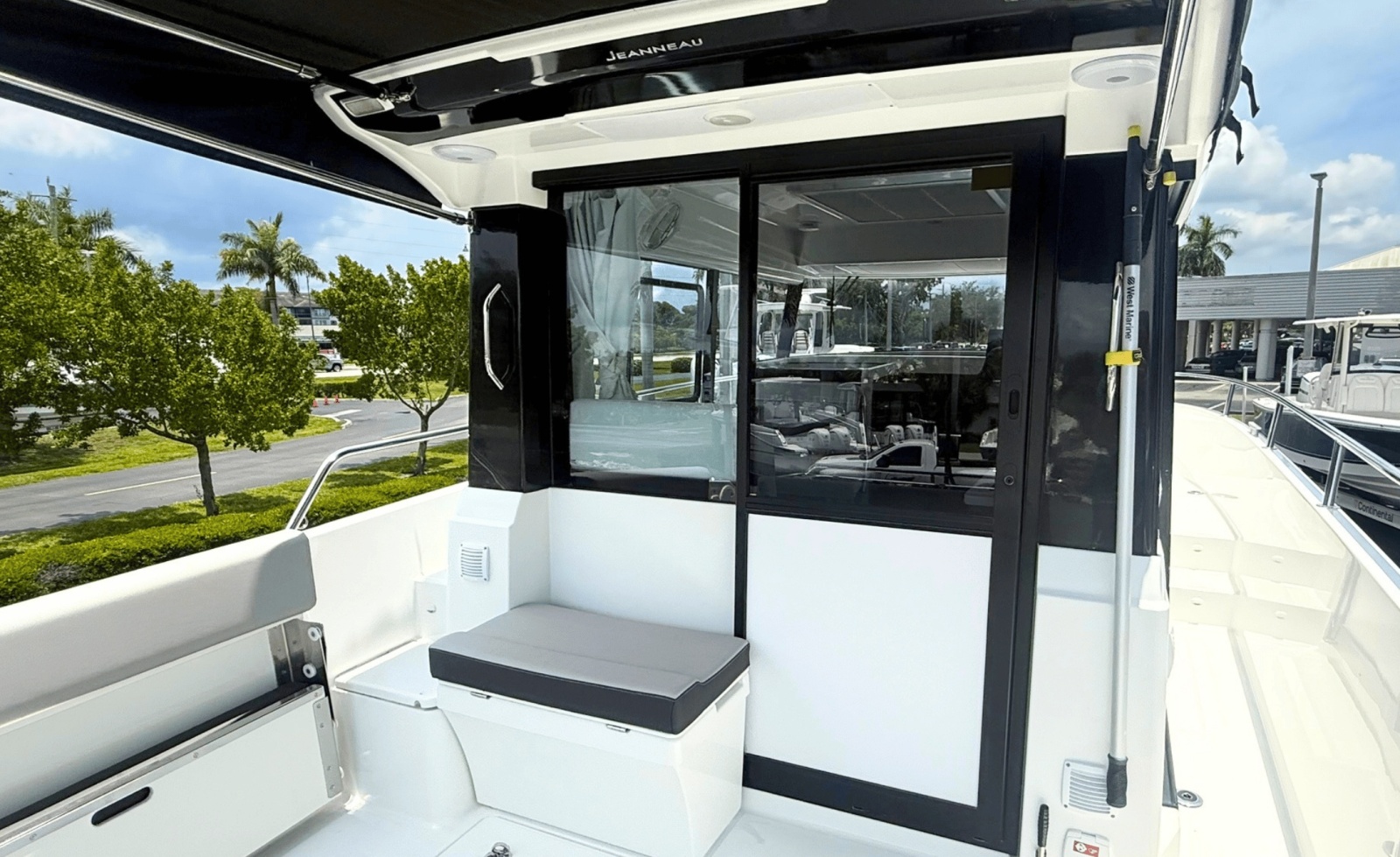 2025 Jeanneau NC 895 Sport S2