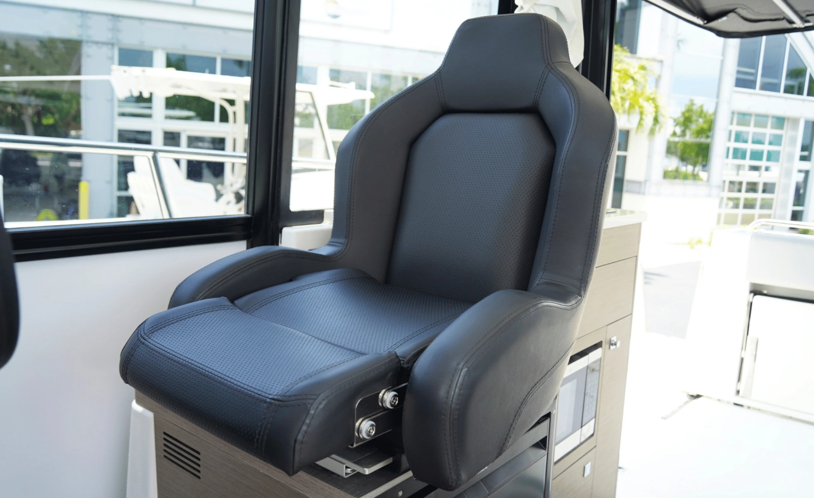 2025 Jeanneau NC 895 Sport S2