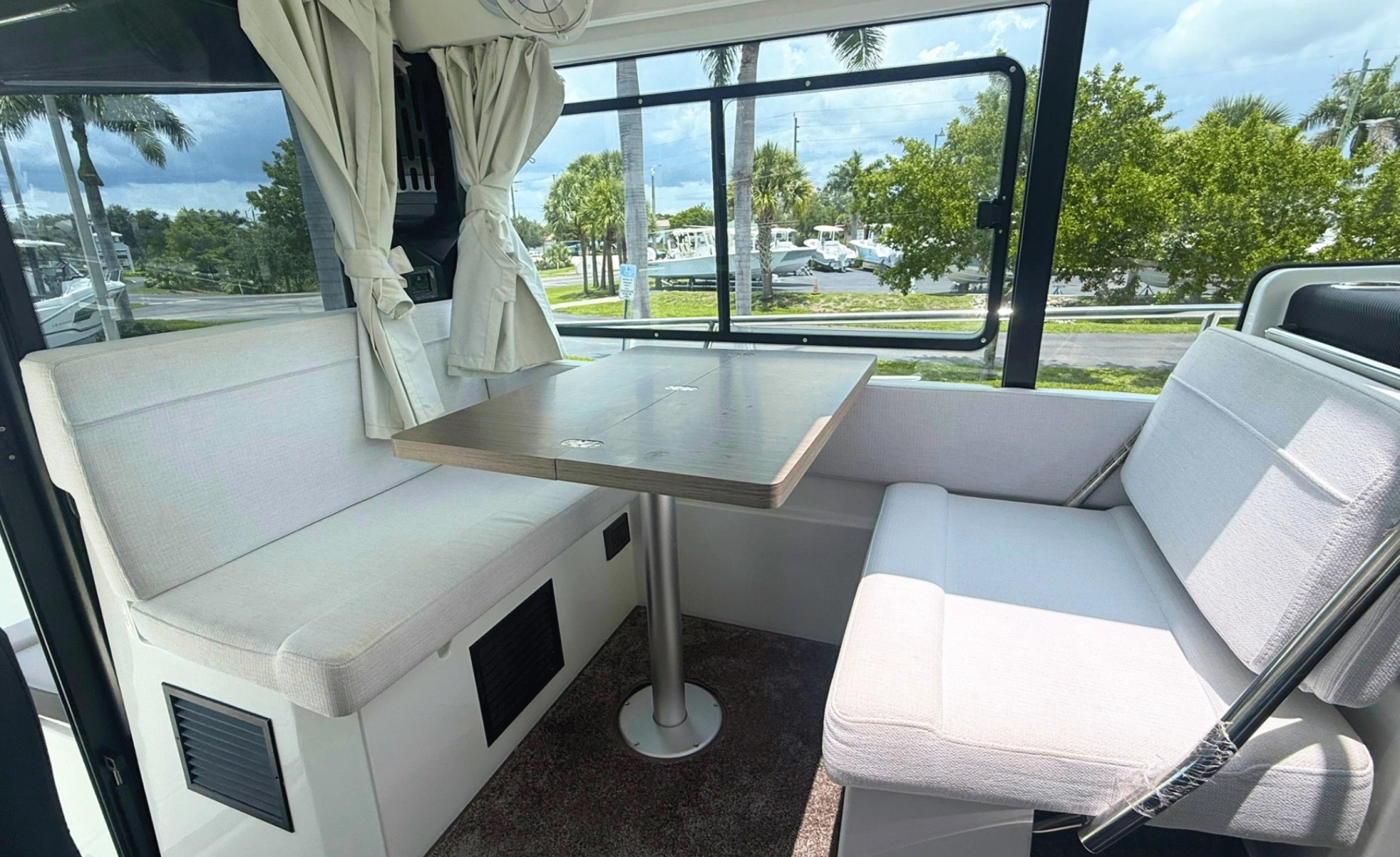 2025 Jeanneau NC 895 Sport S2