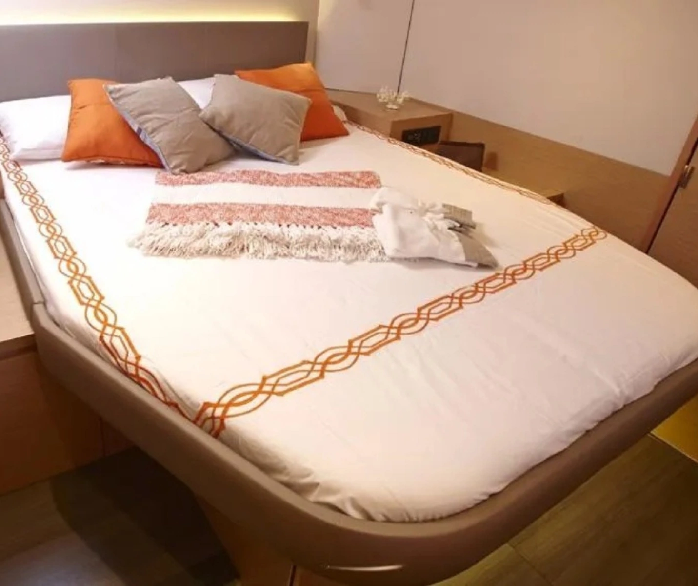 2018 Founatine Pajot Ipanema 58 guest cabin
