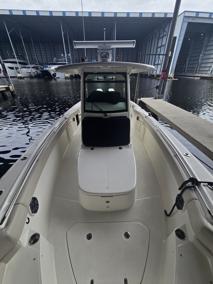 2024 Boston Whaler 330 Outrage