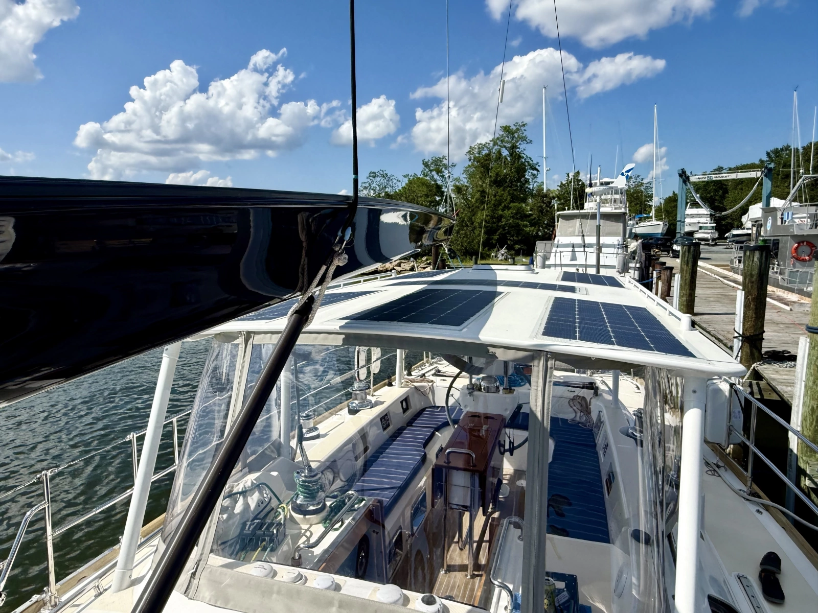 2015 Hylas 56