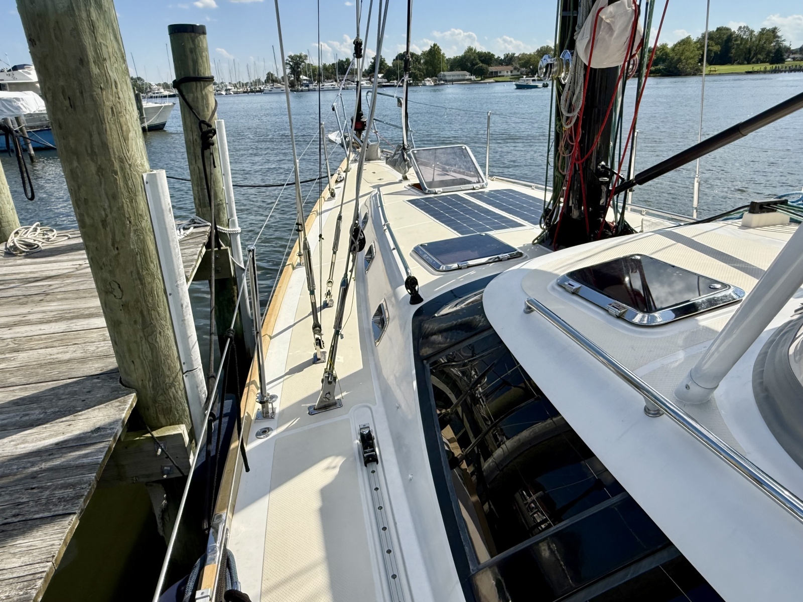 2015 Hylas 56