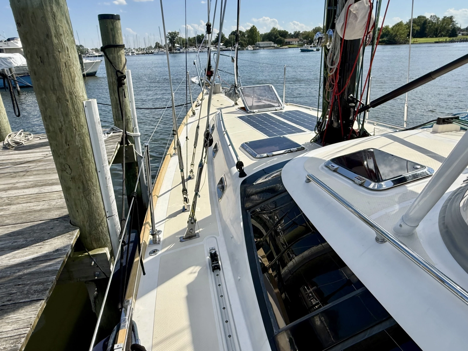 2015 Hylas 56