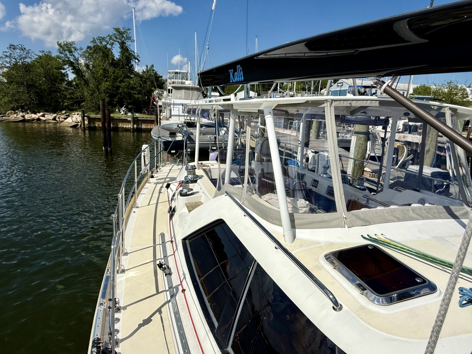 2015 Hylas 56