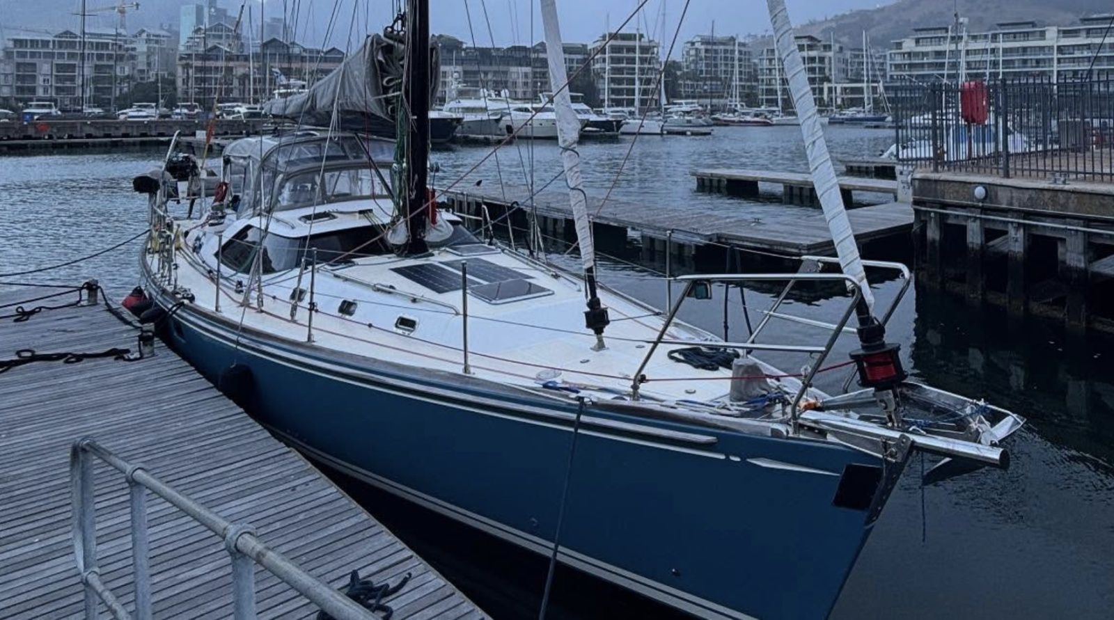 2015 Hylas 56