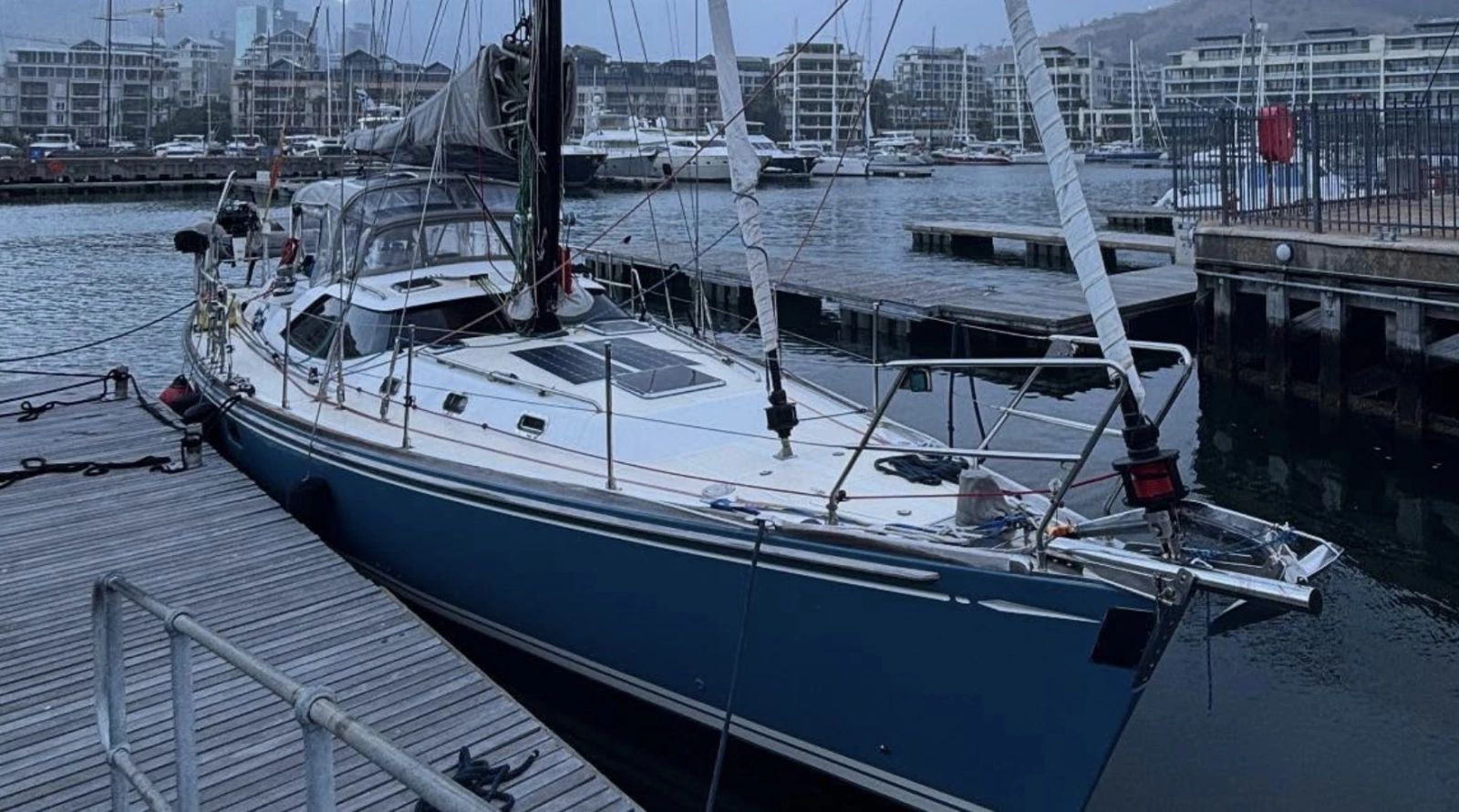 2015 Hylas 56