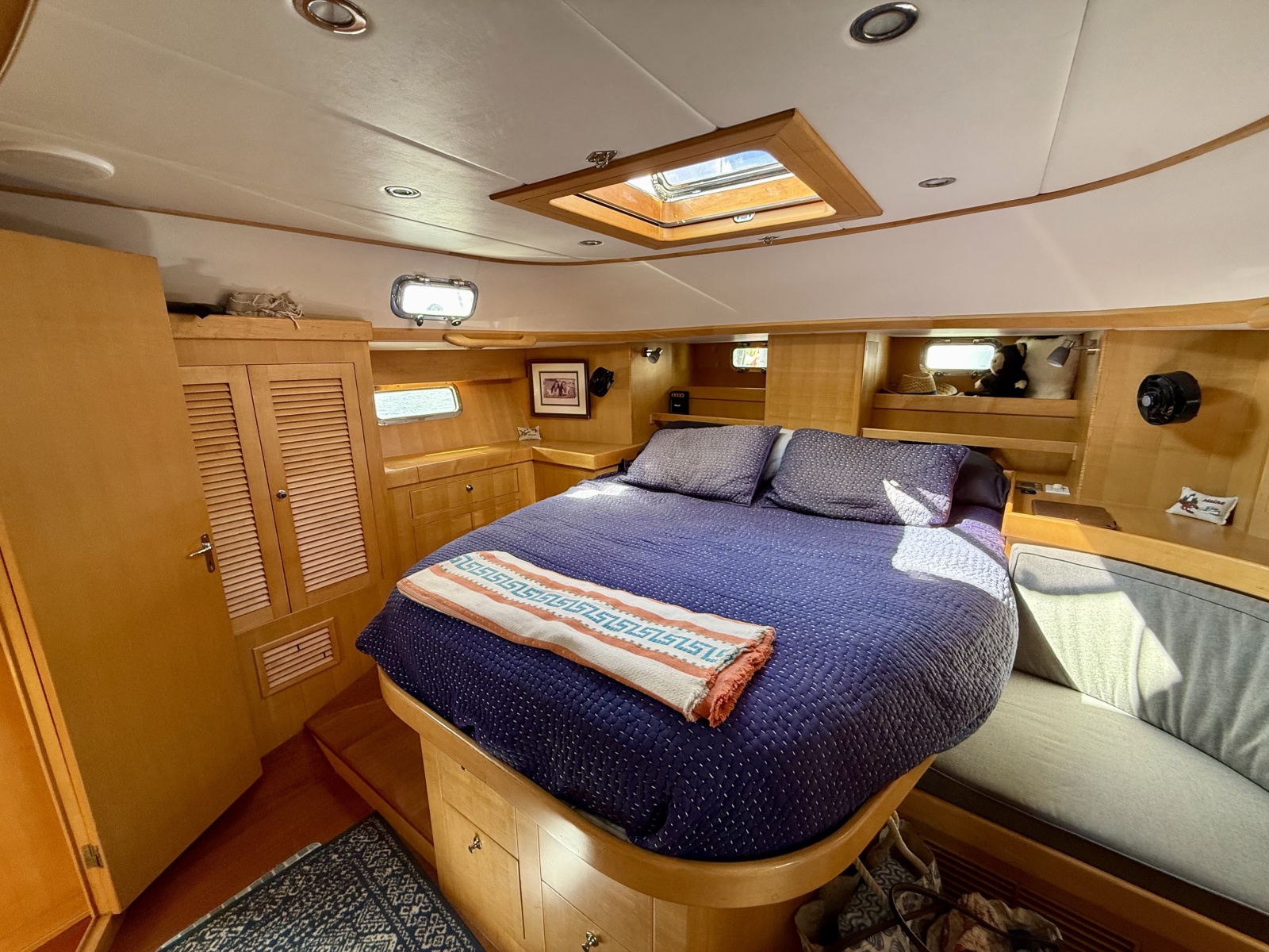 2015 Hylas 56