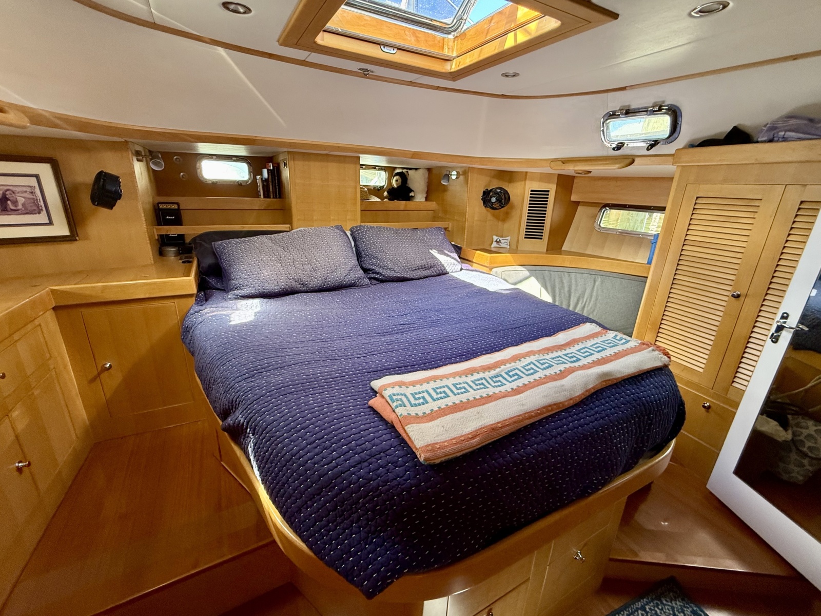 2015 Hylas 56