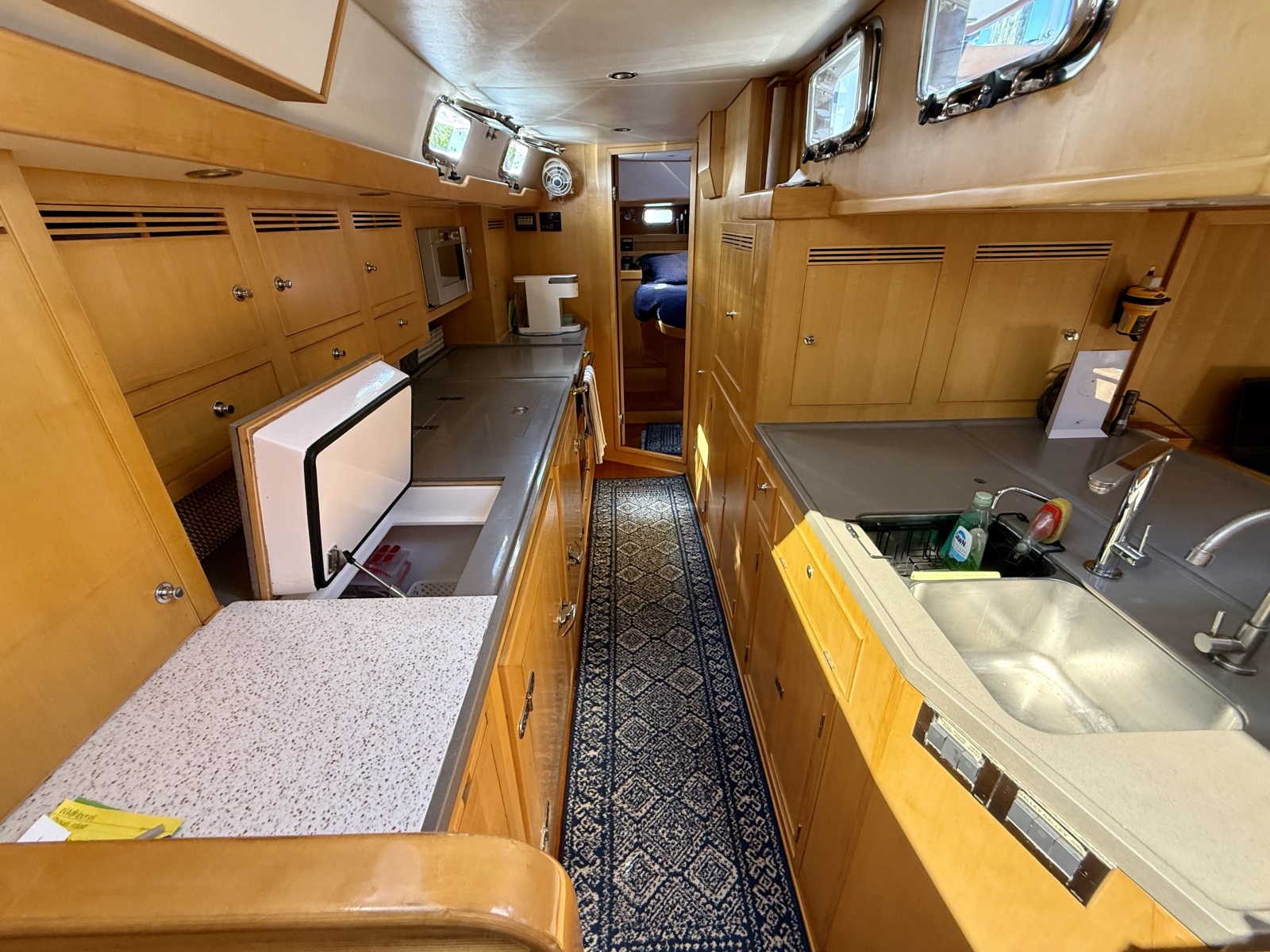 2015 Hylas 56