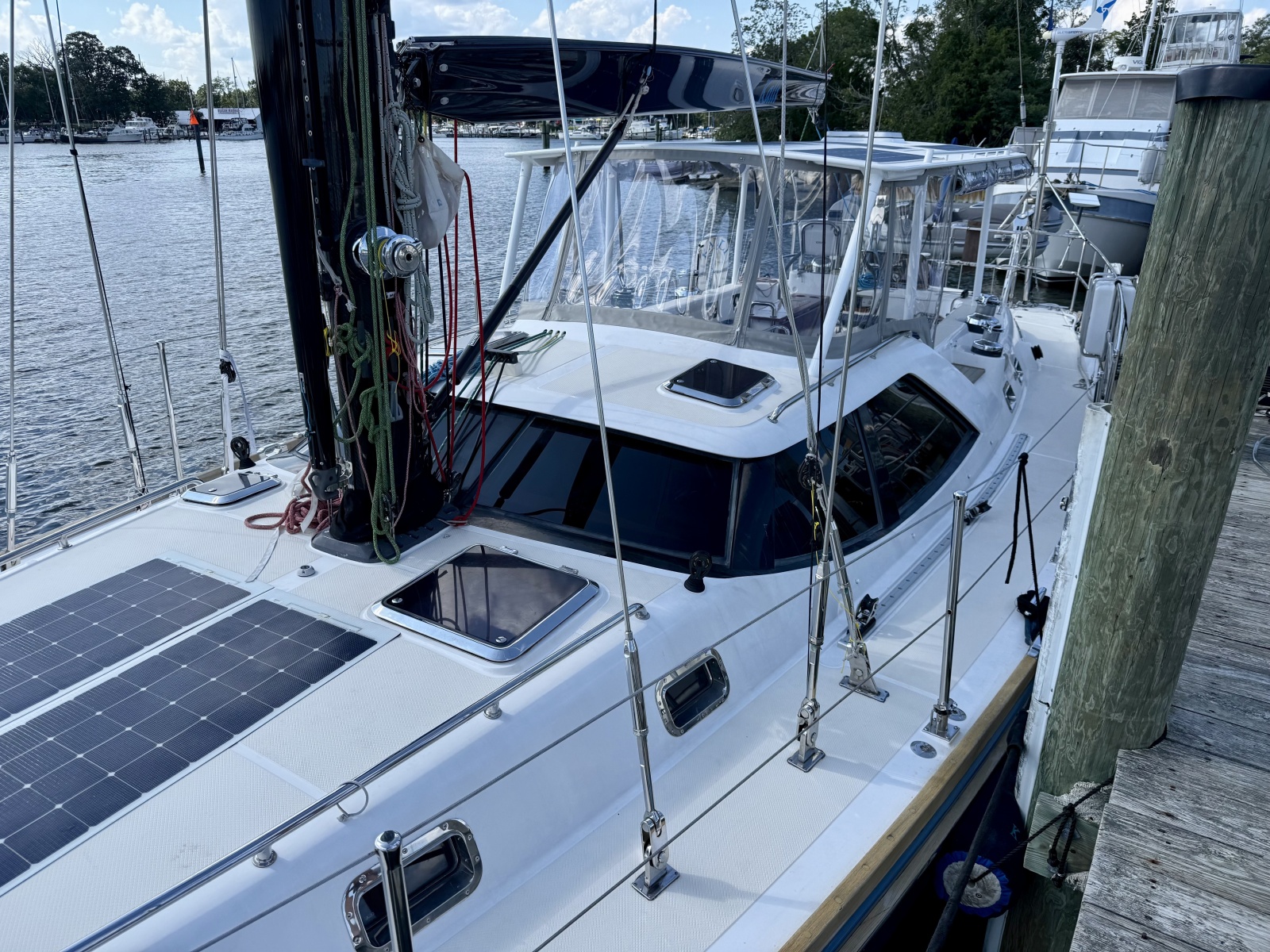 2015 Hylas 56