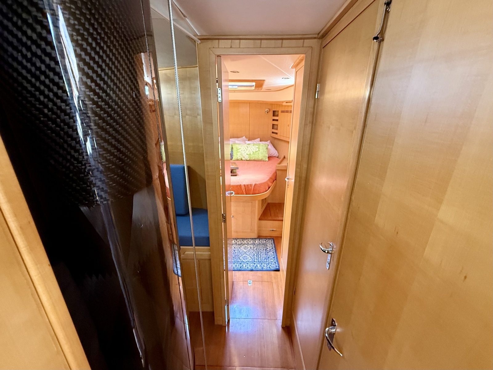 2015 Hylas 56