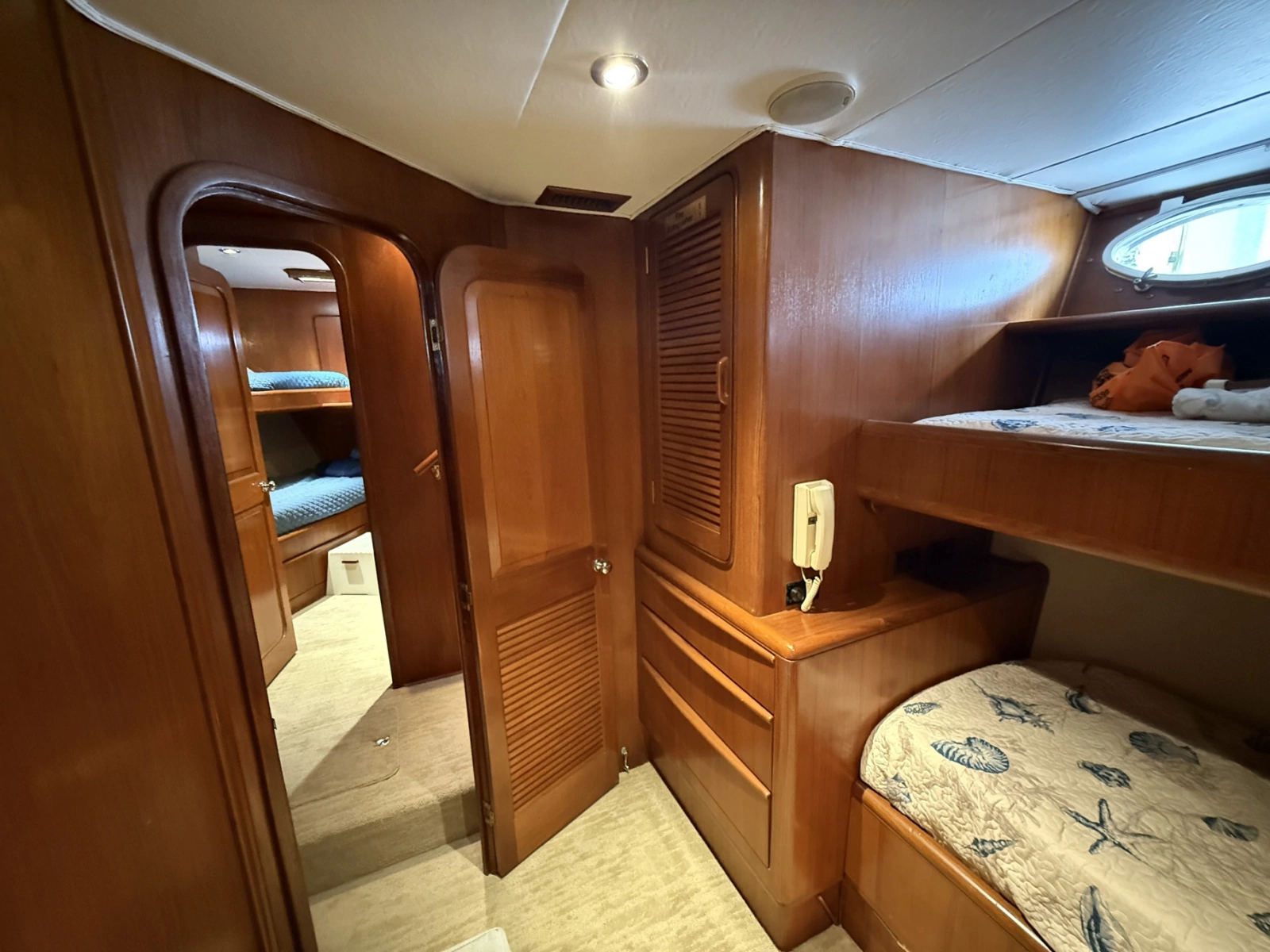 Guest Cabin Starboard Side_1