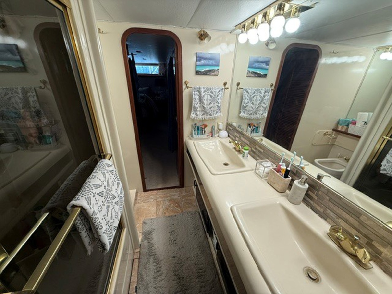 Master Head Looking Aft
