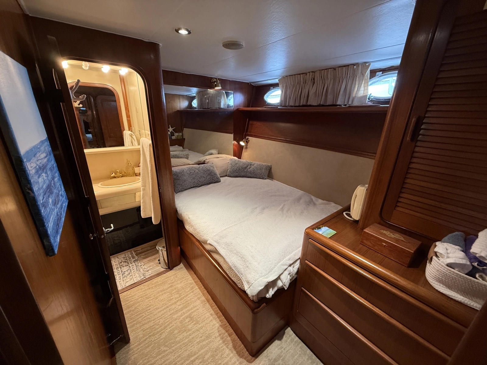 Mid Ensuite Stateroom_1