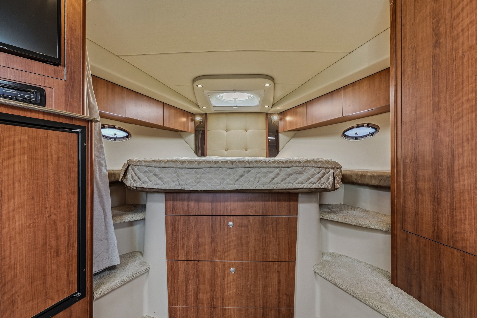 2010 Cruisers Yachts 360 Express