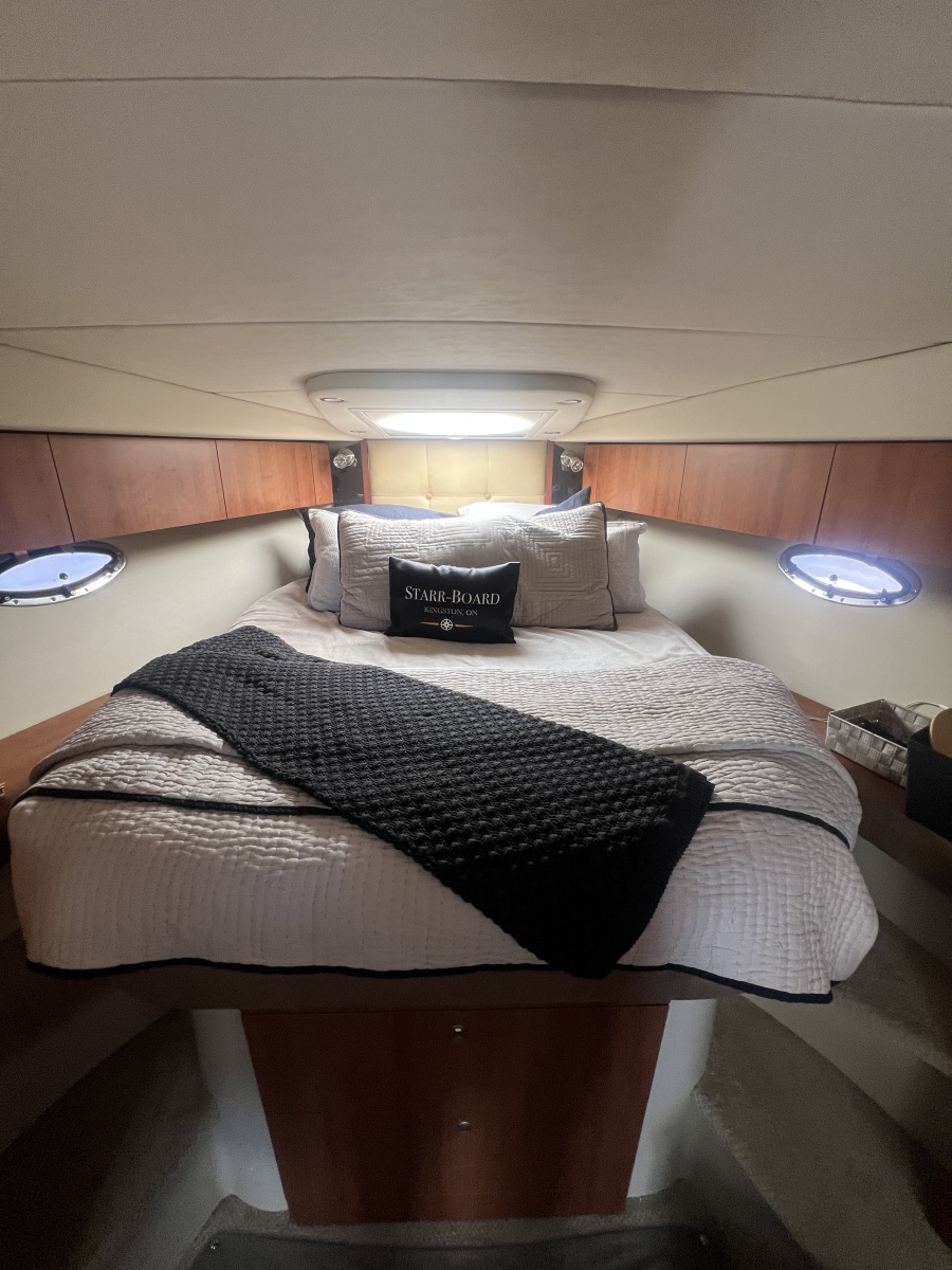 2010 Cruisers Yachts 360 Express
