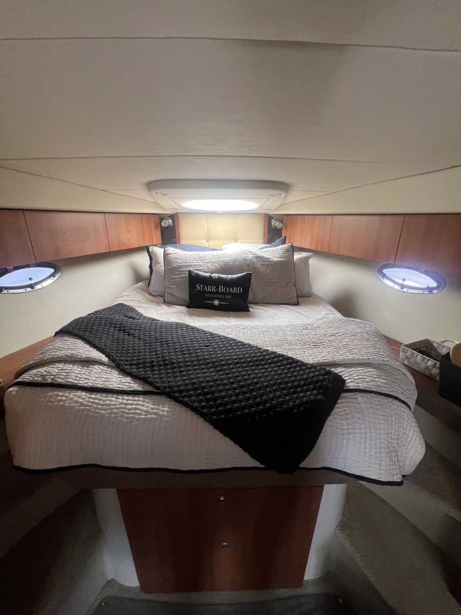 2010 Cruisers Yachts 360 Express