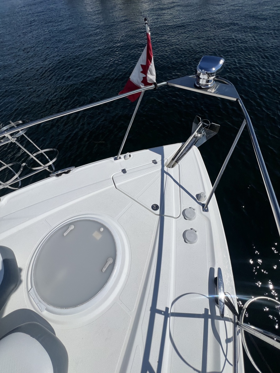 2010 Cruisers Yachts 360 Express