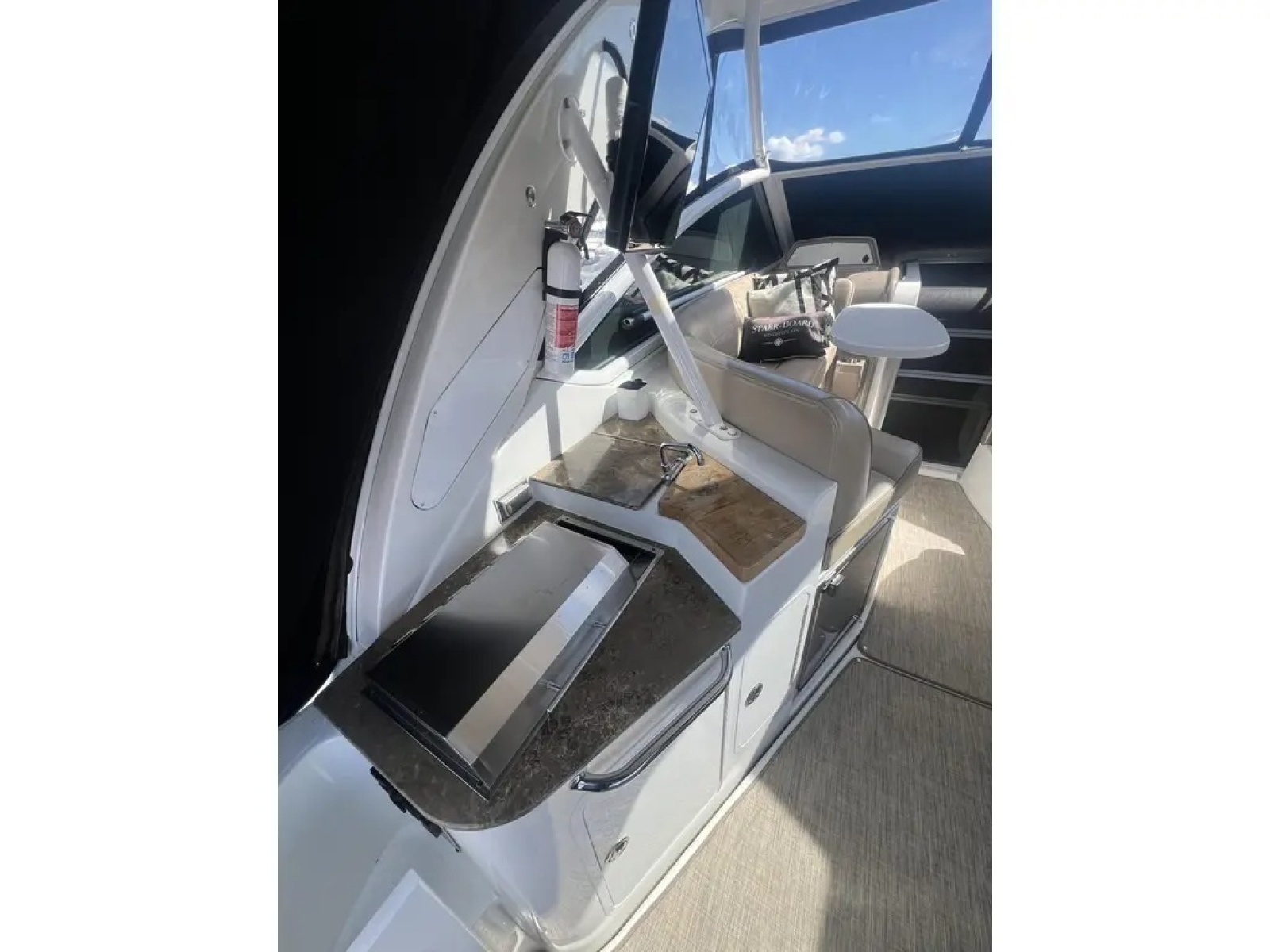 2010 Cruisers Yachts 360 Express