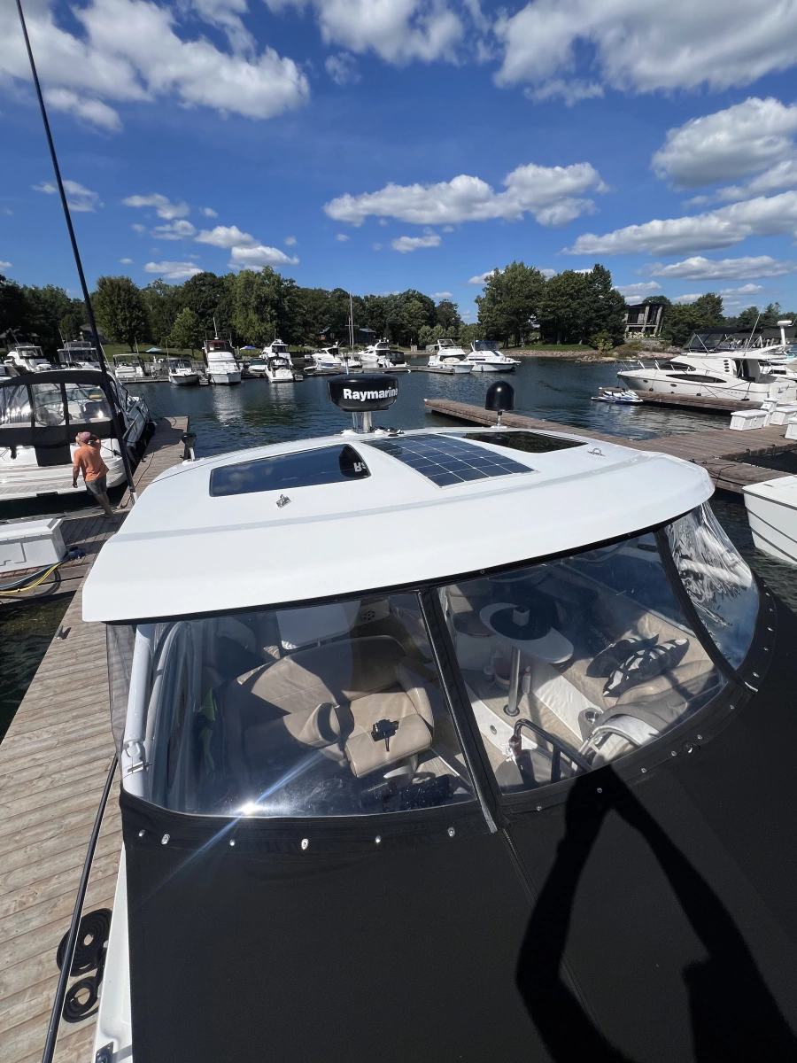 2010 Cruisers Yachts 360 Express