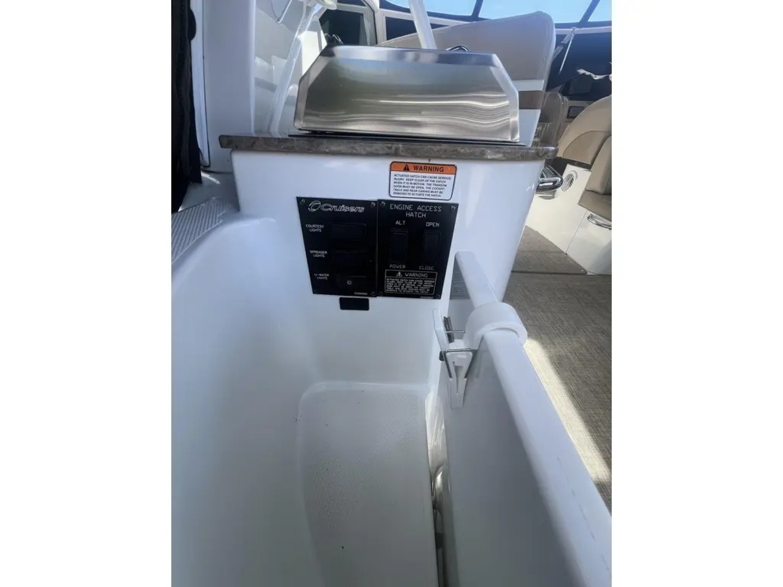 2010 Cruisers Yachts 360 Express