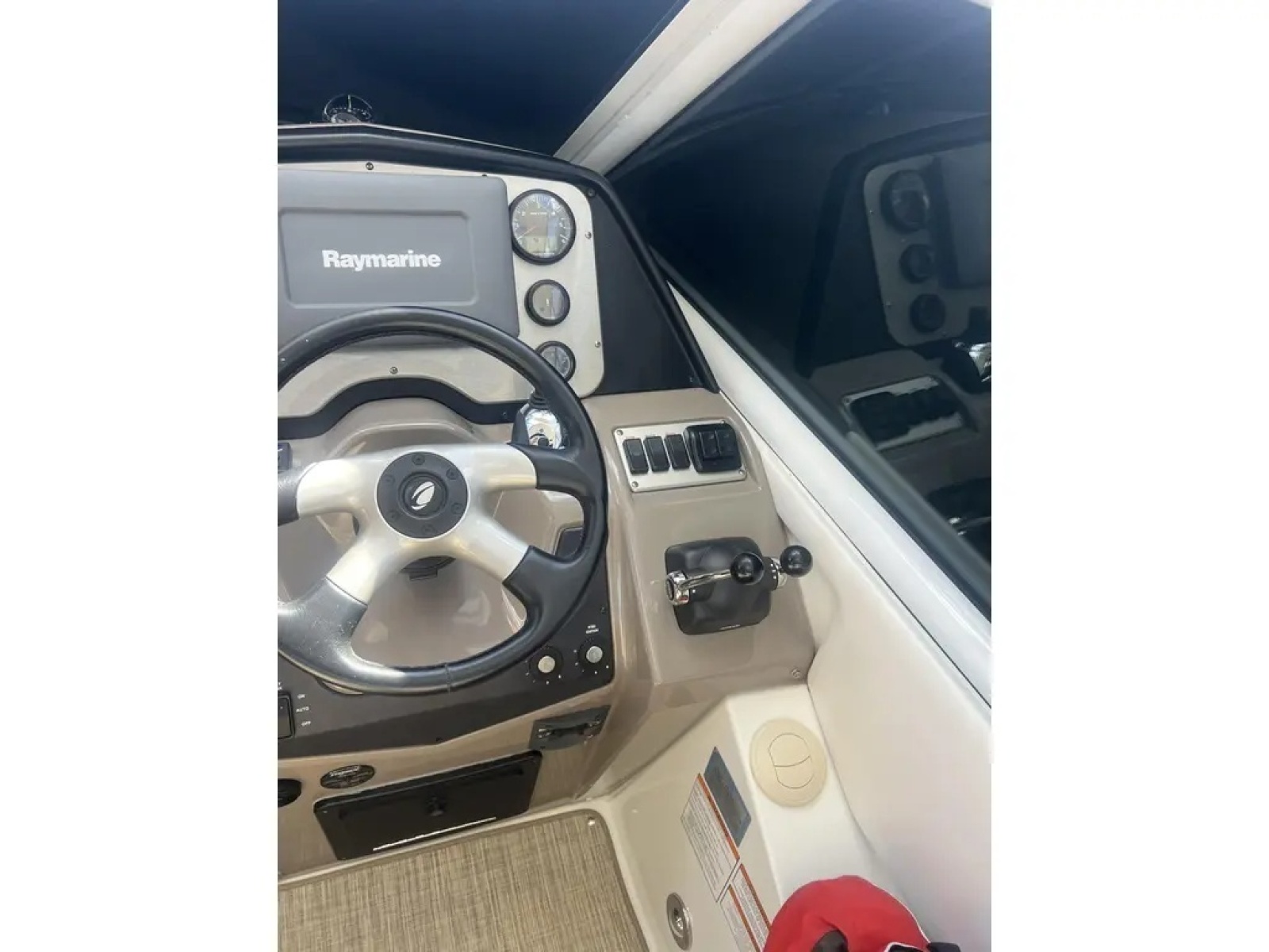 2010 Cruisers Yachts 360 Express