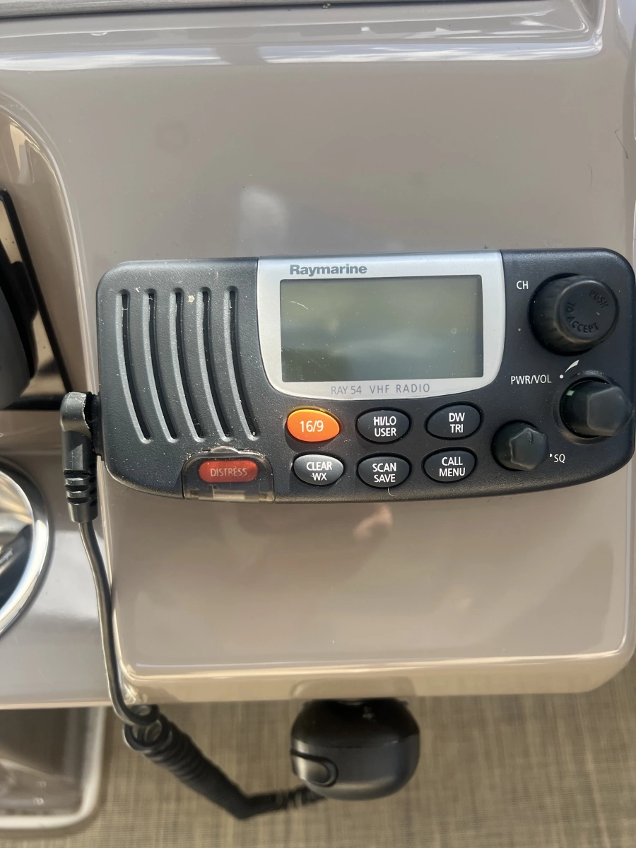 2010 Cruisers Yachts 360 Express