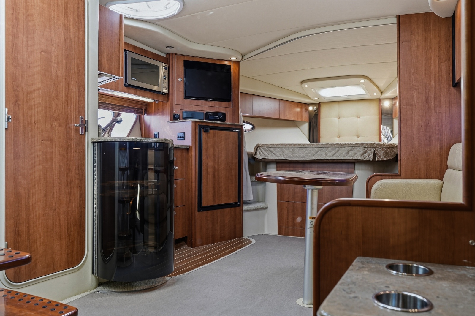 2010 Cruisers Yachts 360 Express